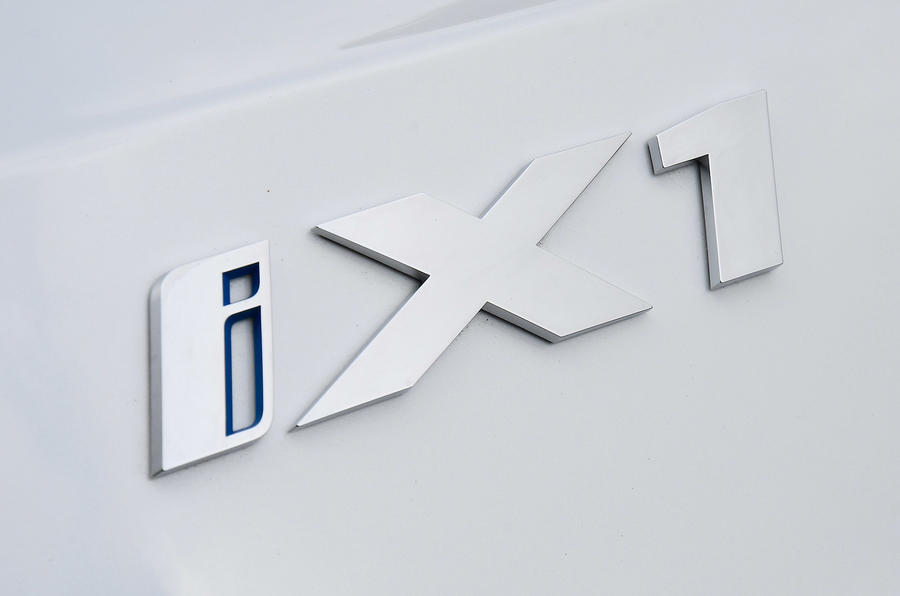 05 BMW Ix1 FD 2023 badge