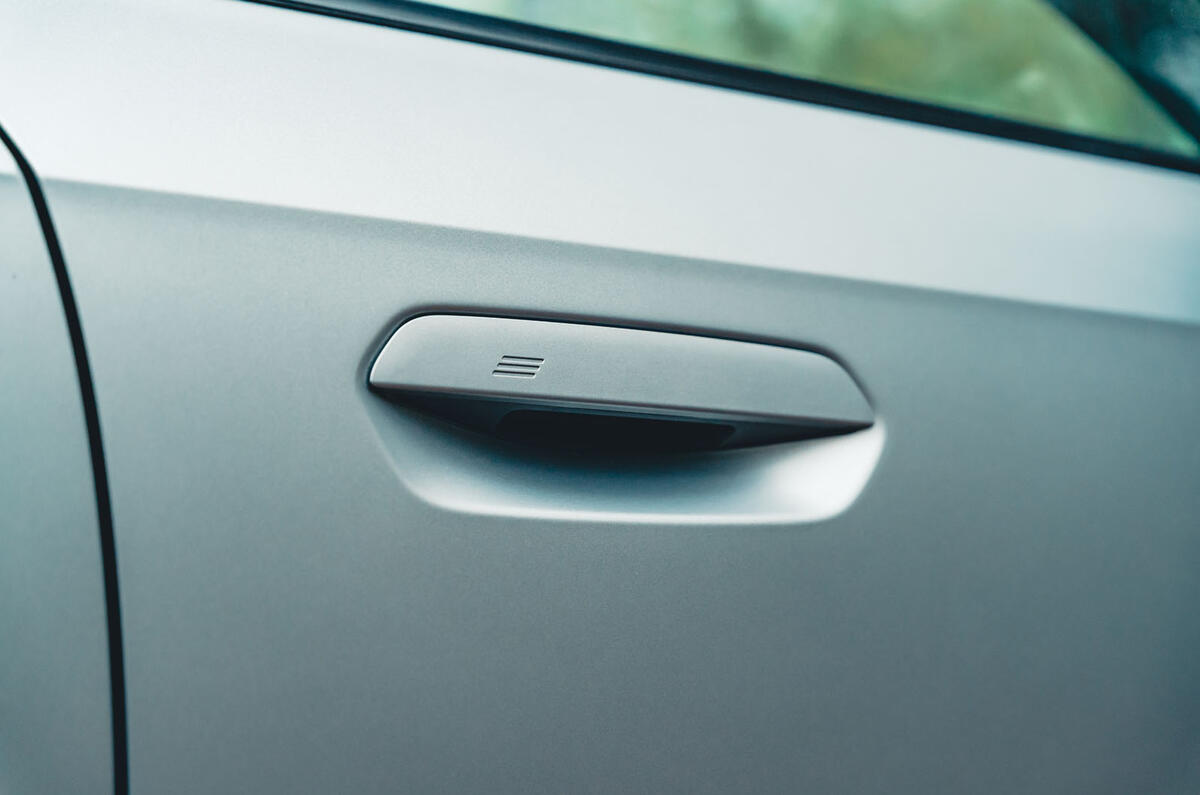 05 BMW X1 23i RT 2023 doorhandle