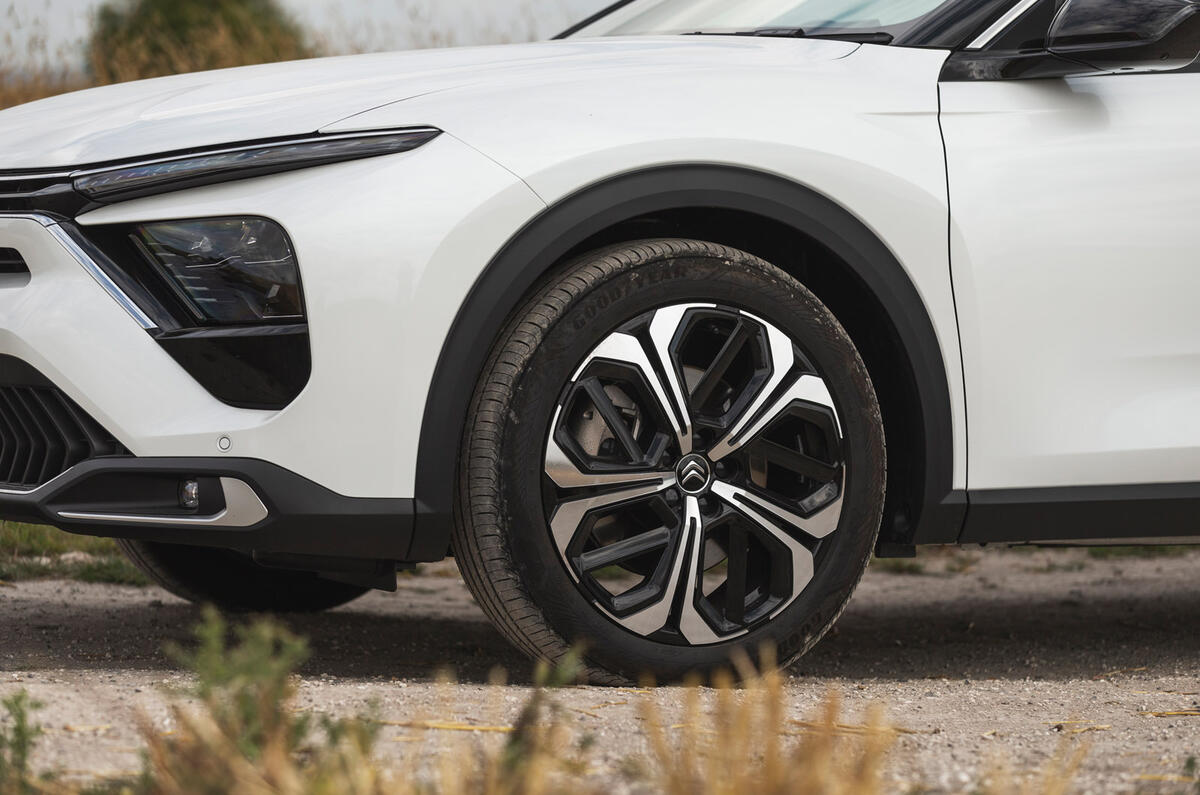 05 Citroen C5 X RT 2022 front wheel