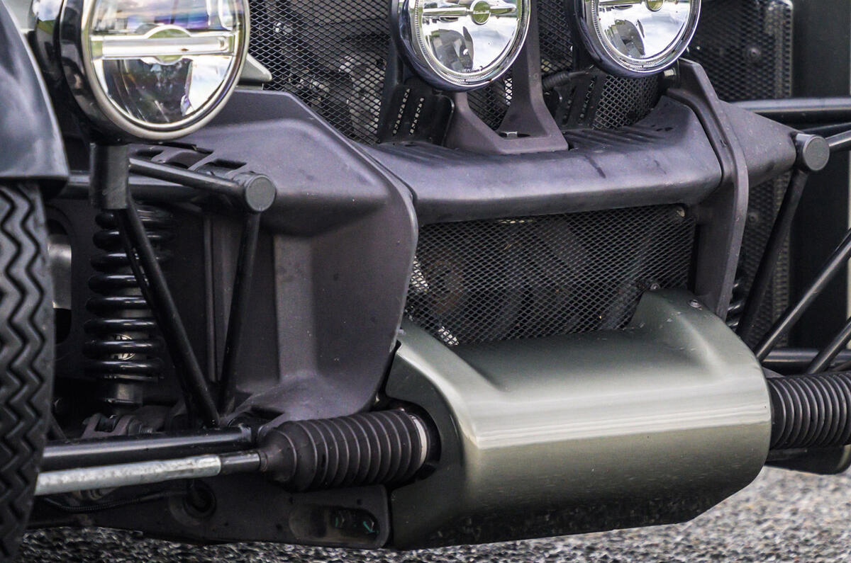 05 Morgan Super 3 RT 2022 front aluminium piece