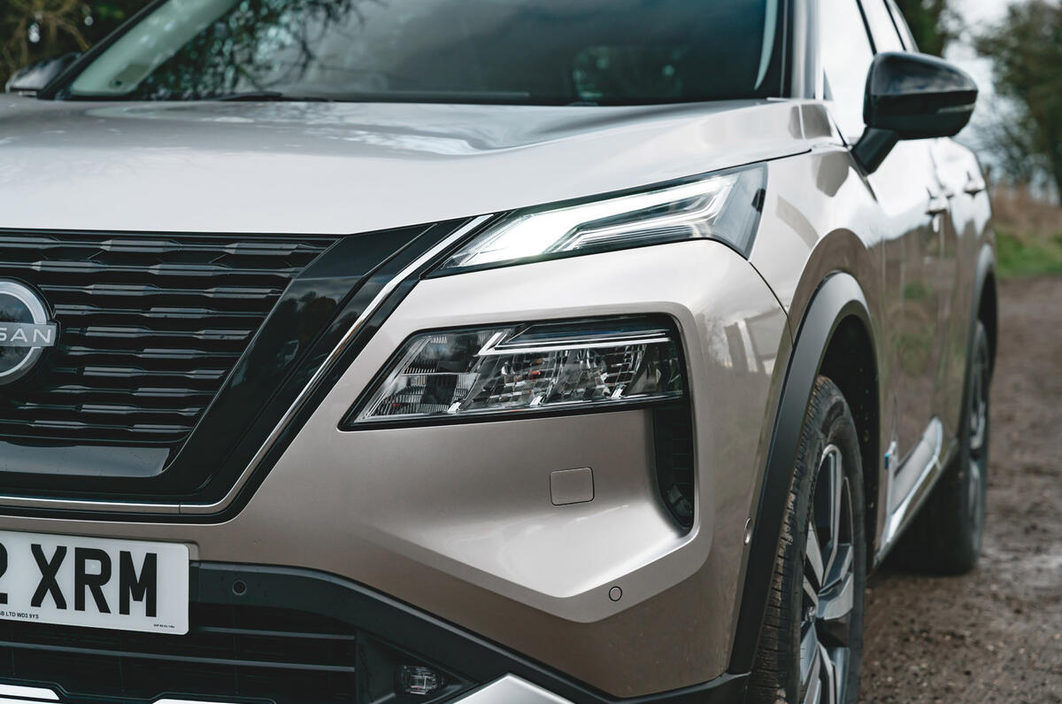 05 Nissan X Trail RT 2023 headlight