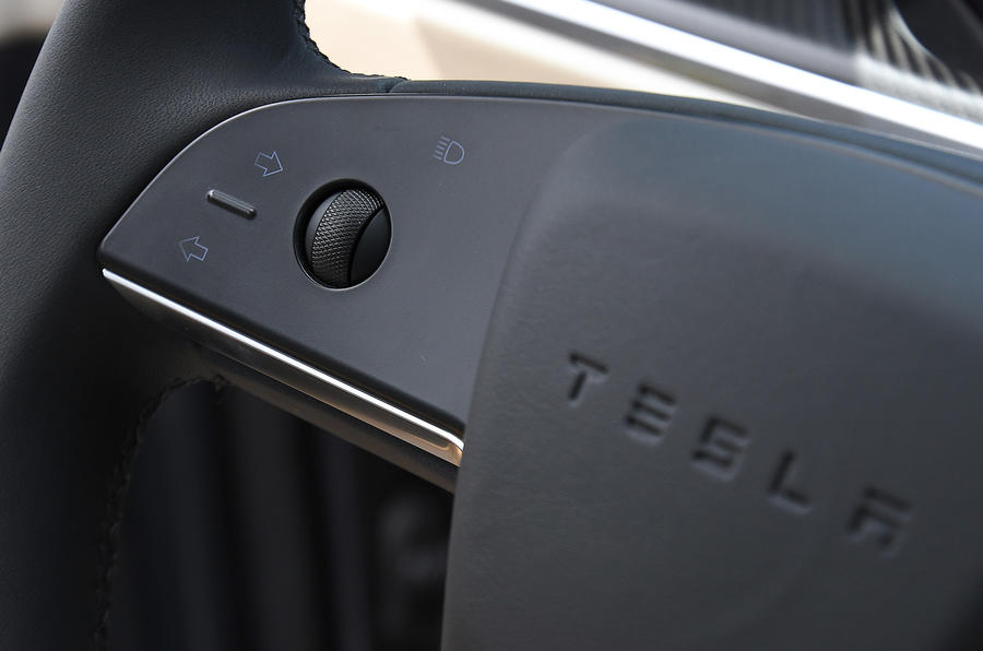05 Tesla Model S Plaid FD 2023 rouleau de volant