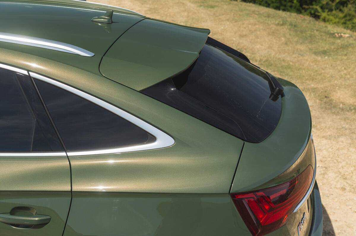 06 Audi SQ5 Sportback RT 2022 sloping roof