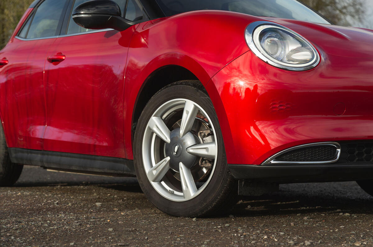 06 GWM ORA Funky Cat RT 2023 wheel