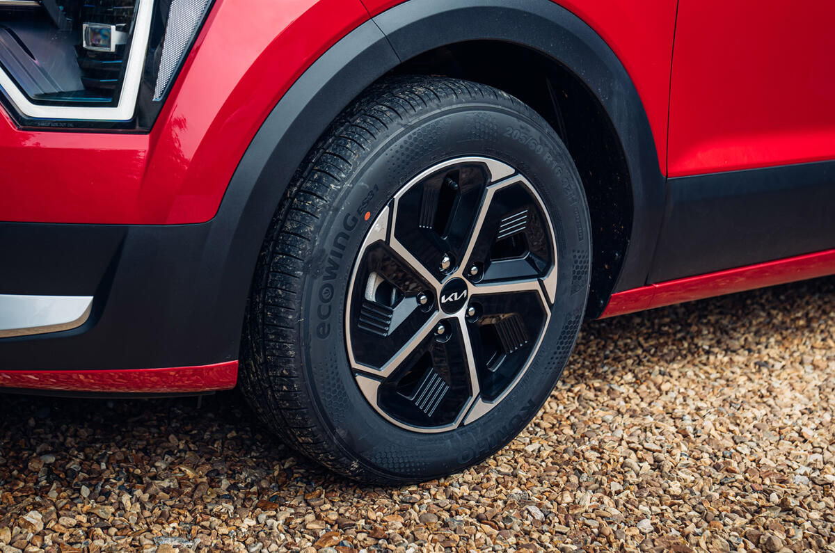 06 Kia Niro HEV FD 2022 16in wheel