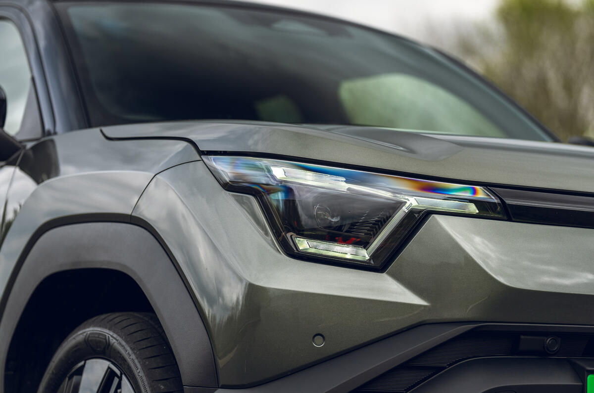 06 Suzuki eVitara 2025 Autocar Critique des phares