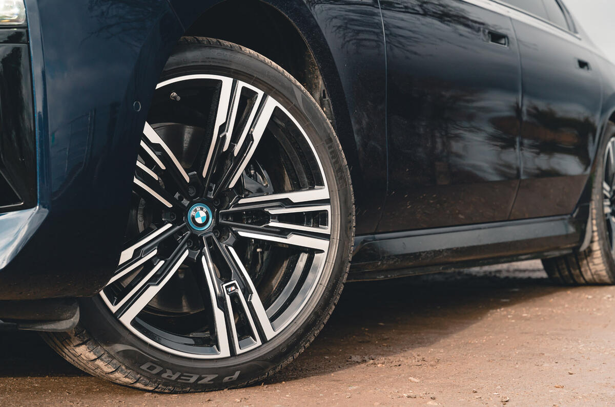 07 BMW I7 RT 2023 wheel