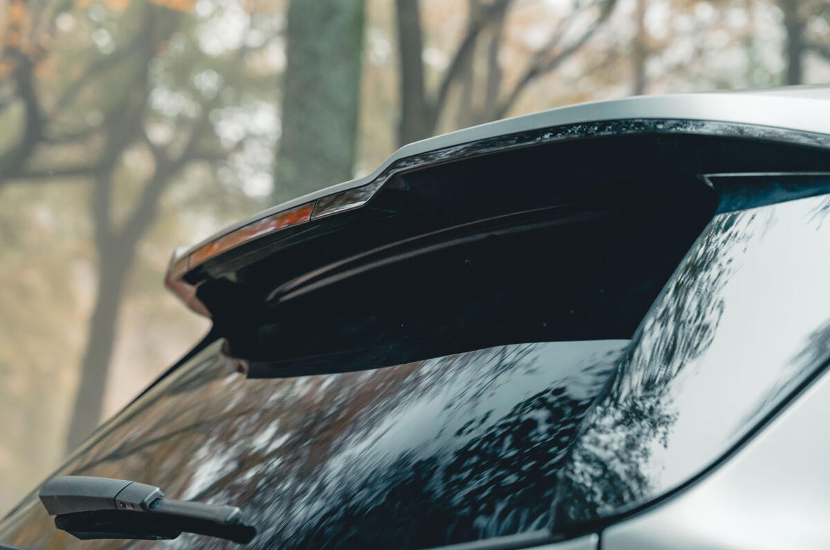 07 BMW X1 23i RT 2023 spoiler