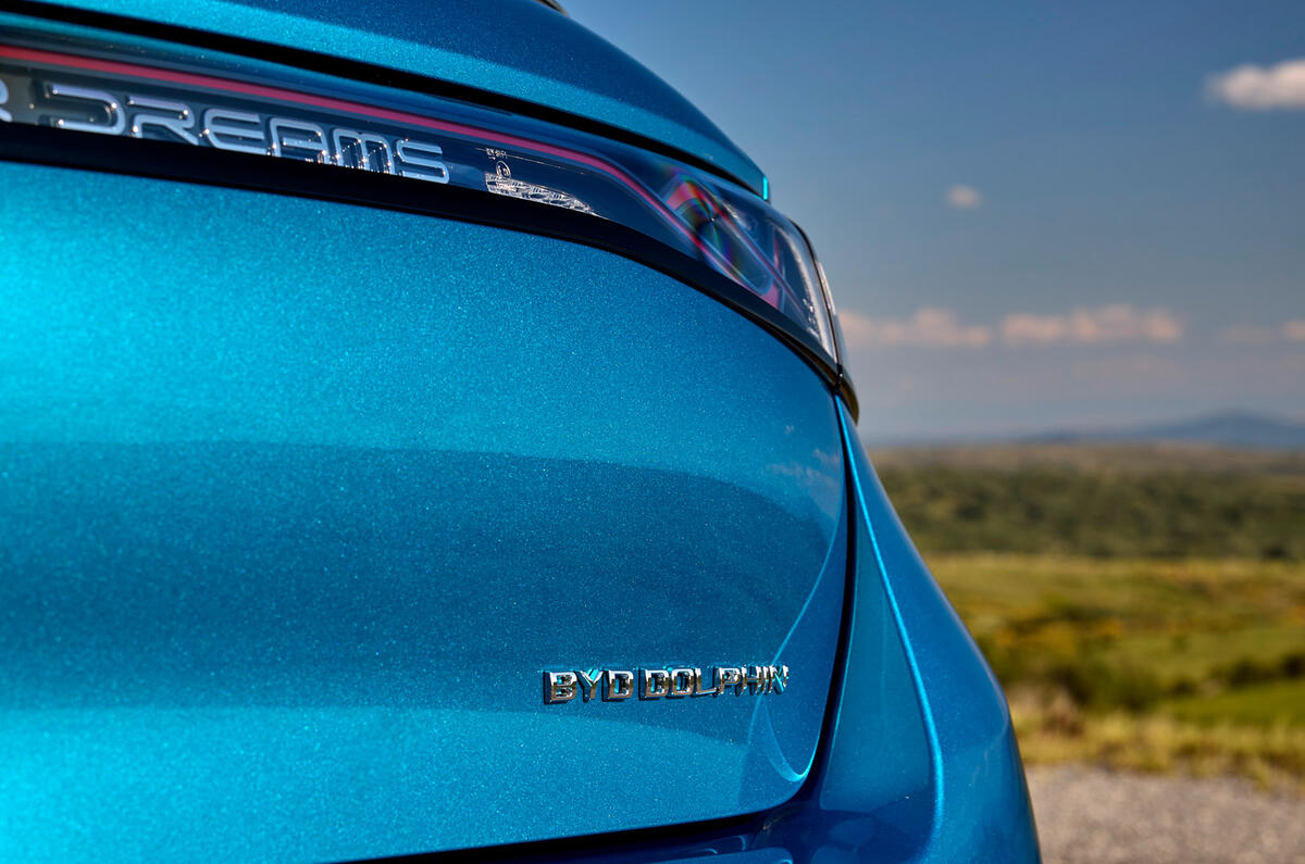 07 BYD Dolphin FD 2023 rear logo