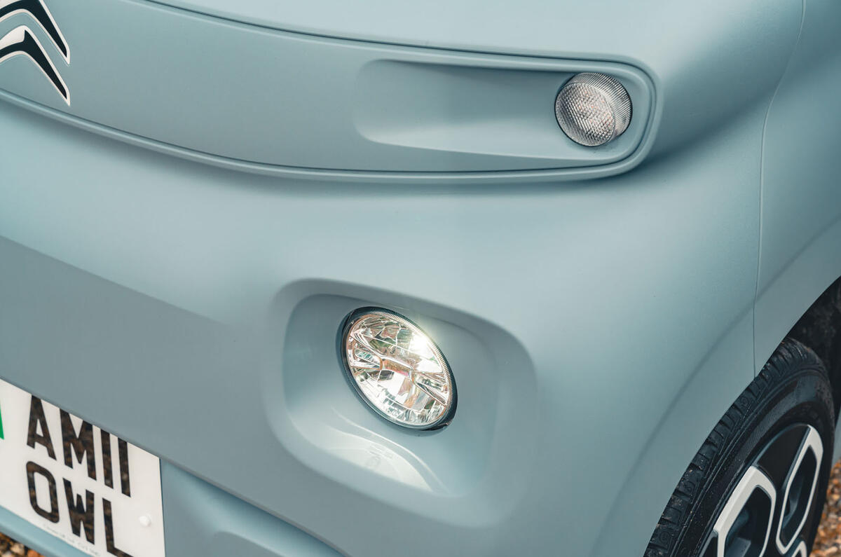 07 Citroen Ami RT 2023 headlight