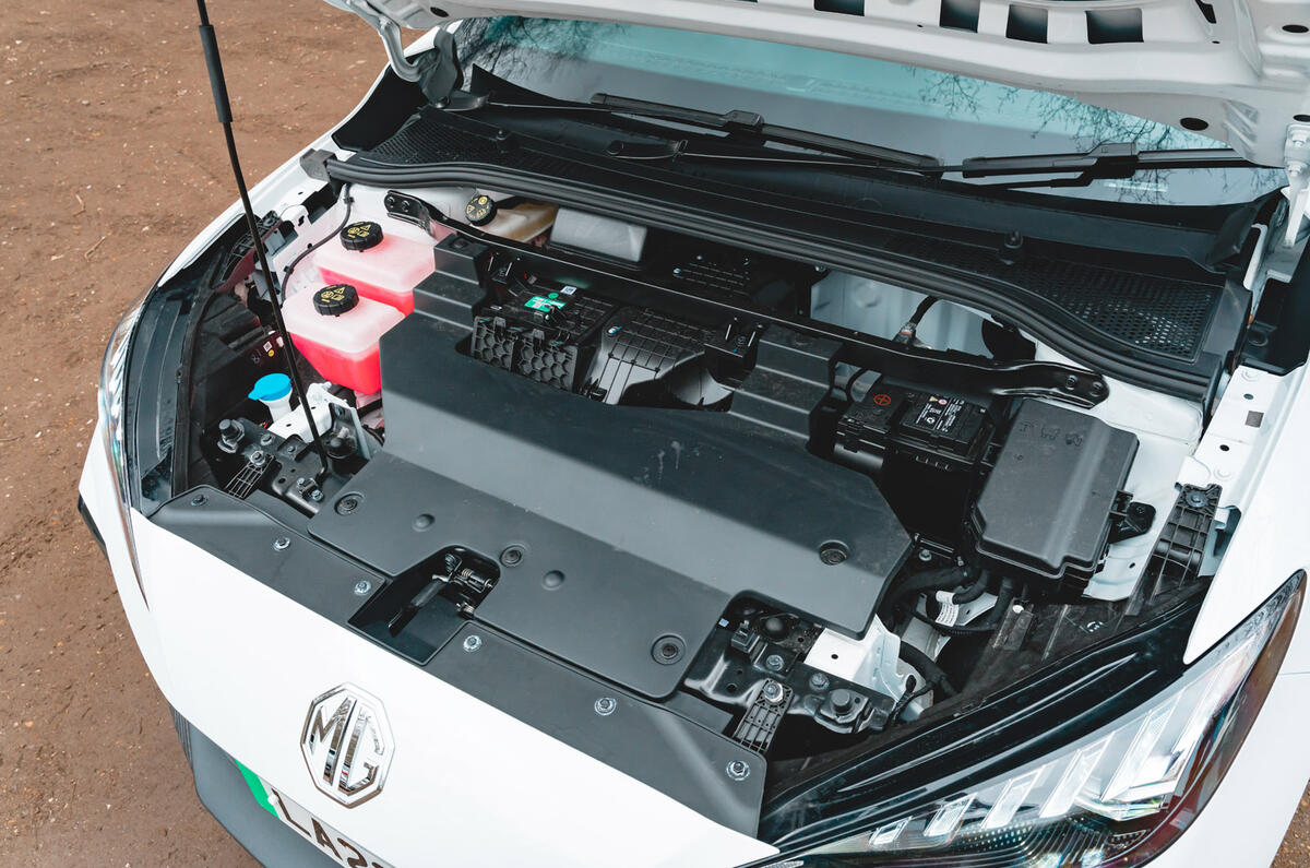 07 MG Motor MG4 EV Long Range RT 2023 under bonnet