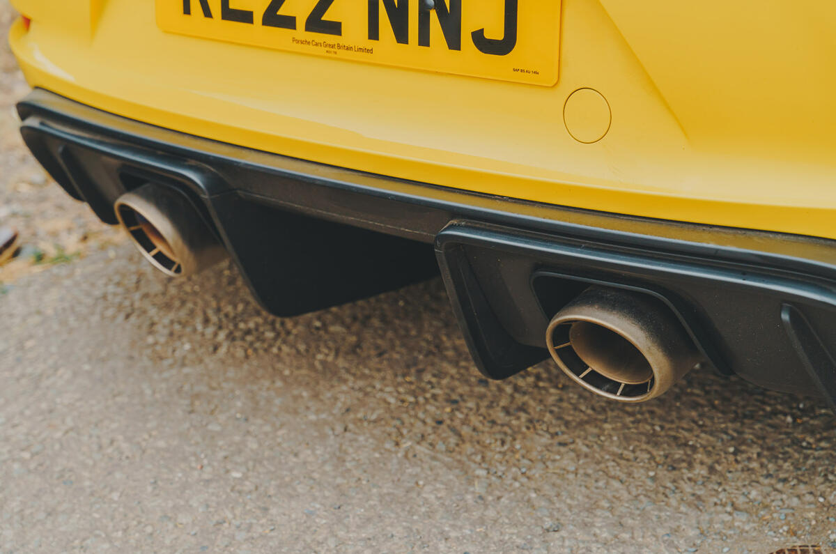 07 Porsche Cayman GT4 RS RT 2022 exhausts