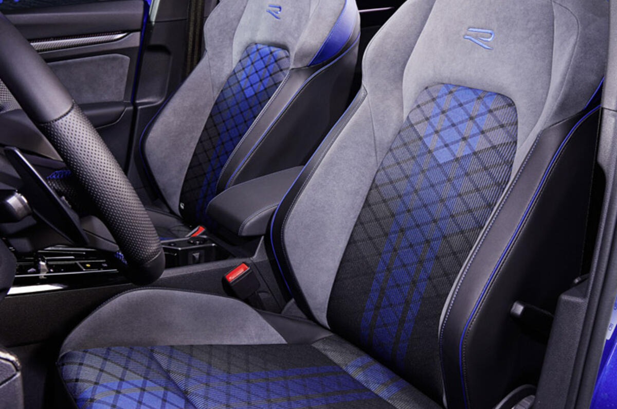 07 VW Golf R 2024 compte-rendu sièges avant