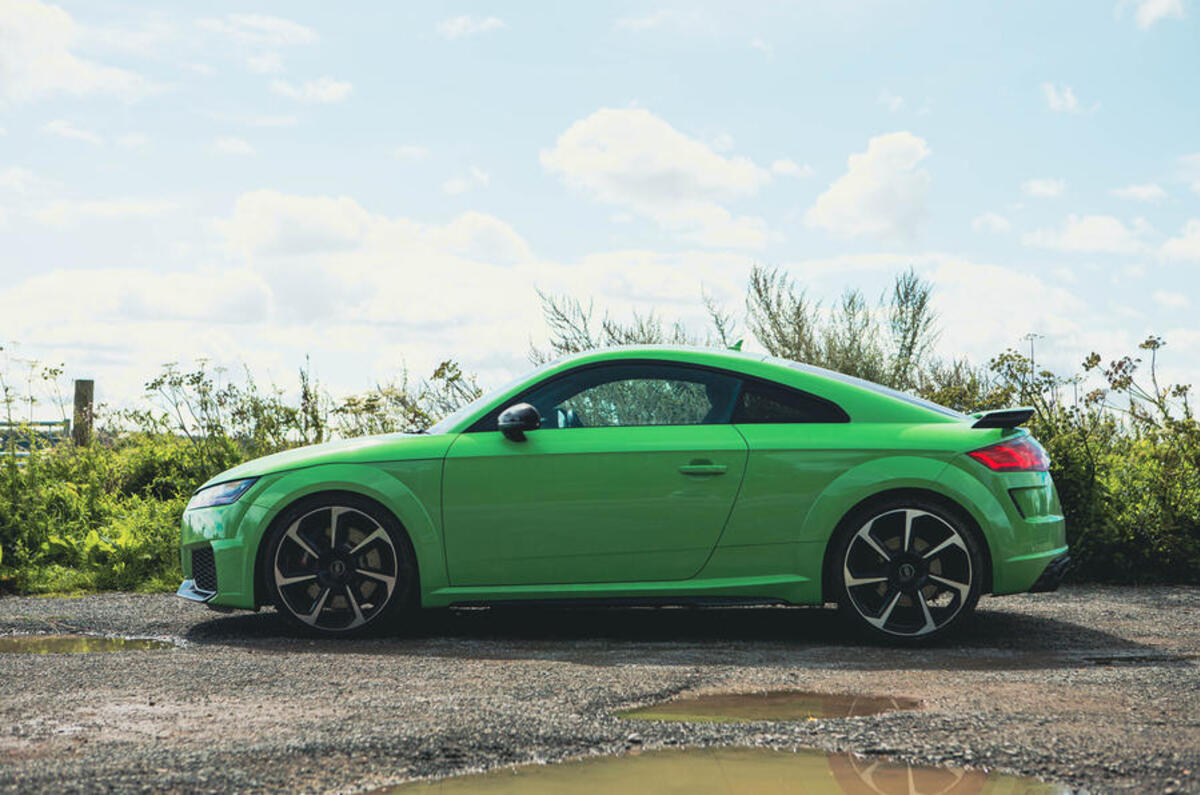 Audi TT RS profil statique