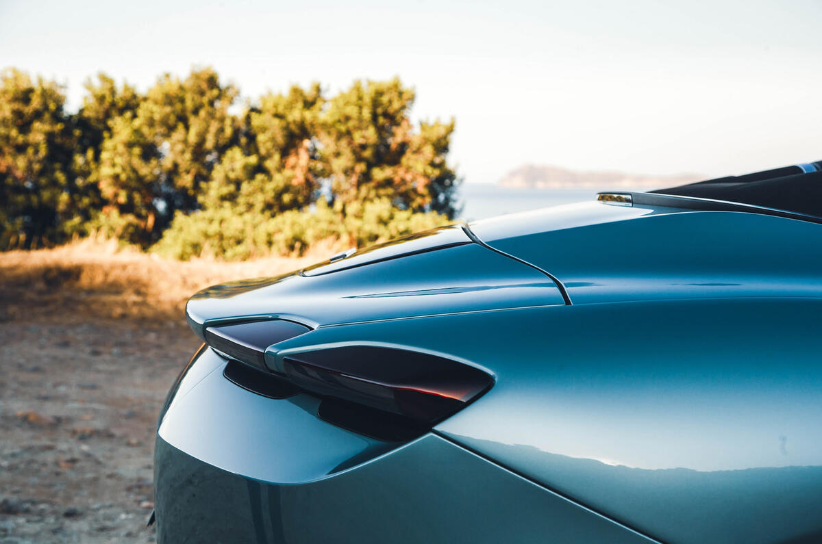 08 Ferrari Roma Spider FD 2023 rear deck line