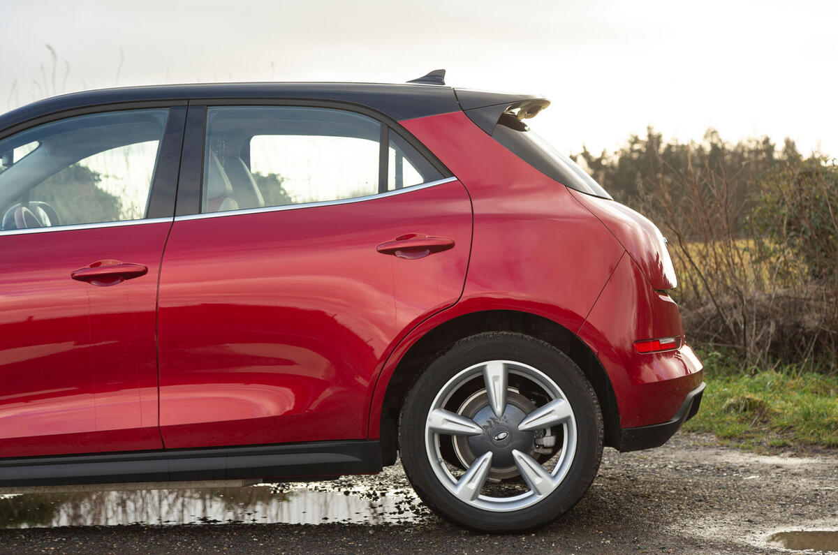 08 GWM ORA Funky Cat RT 2023 bustleback