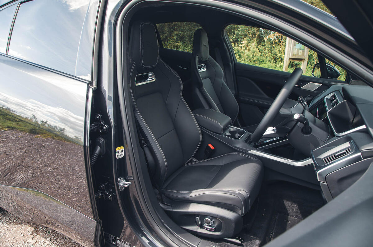 08 Jaguar i Pace Sport 400 RT 2023 front seats