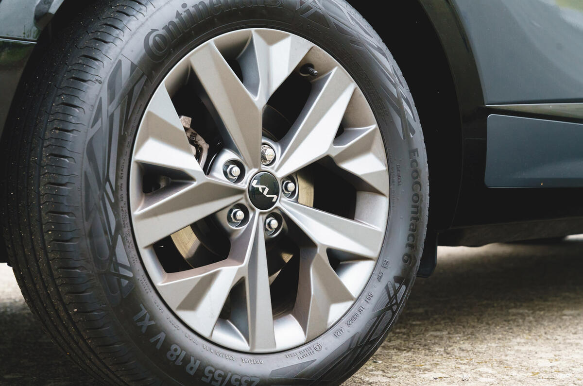 08 Kia Sportage 2022 RT wheel