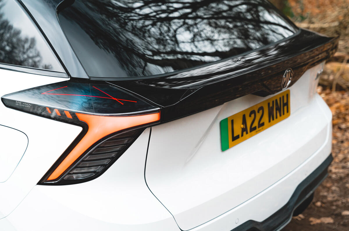 08 MG Motor MG4 EV Long Range RT 2023 ducktail spoiler