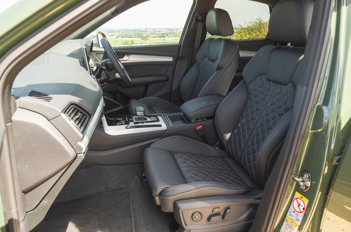 09 Audi SQ5 Sportback RT 2022 front seats