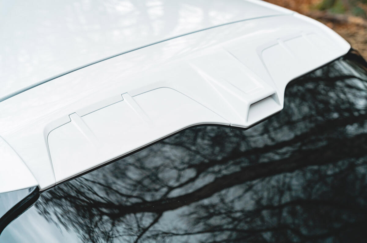 09 MG Motor MG4 EV Long Range RT 2023 high level brake light