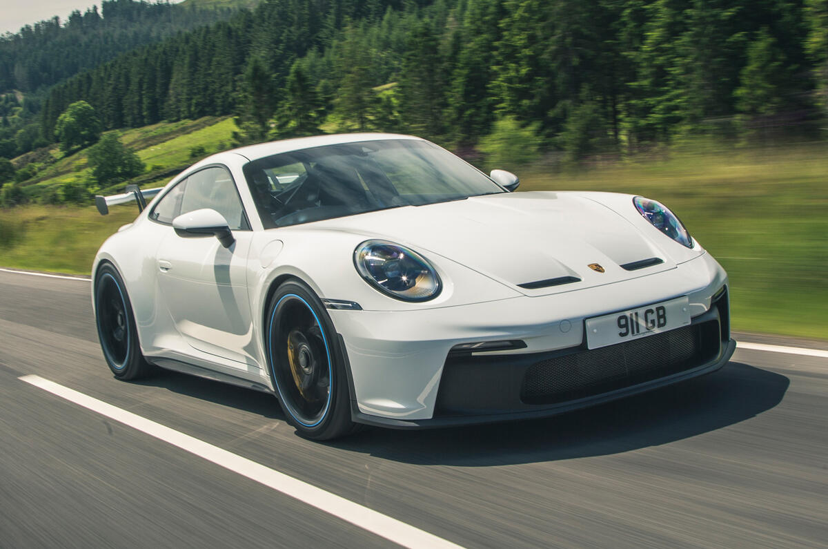 1 Porsche 911 GT3 2021 RT hero avant