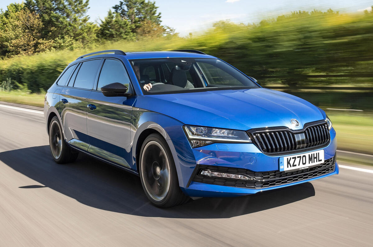 1 Skoda Superb Estate 2021 RT update hero front