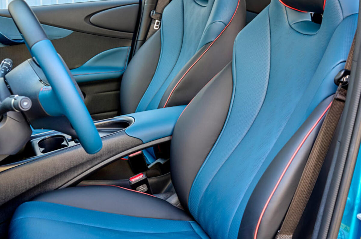 10 BYD Dolphin FD 2023 front seats