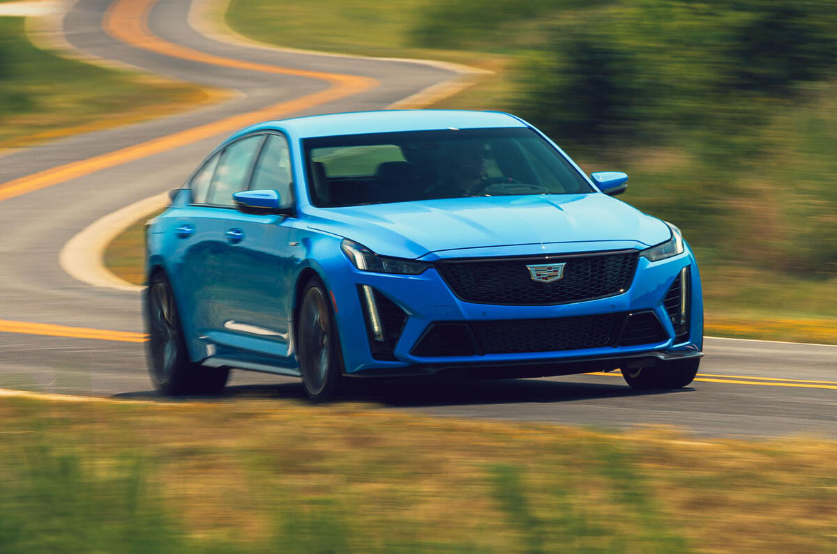 10 Cadillac CT5 V Blackwing 2022 : aperçu de la voie avant