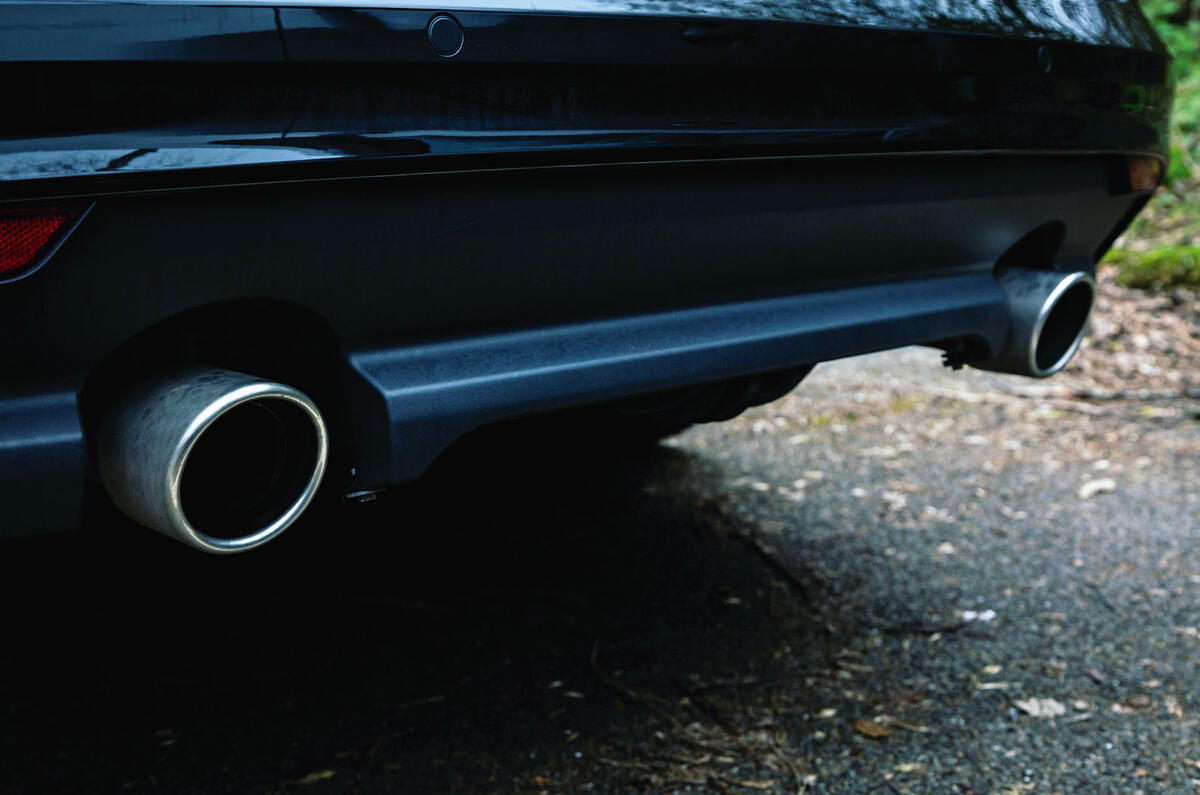 Jaguar XF Sportbrake 2019 road test review - exhausts