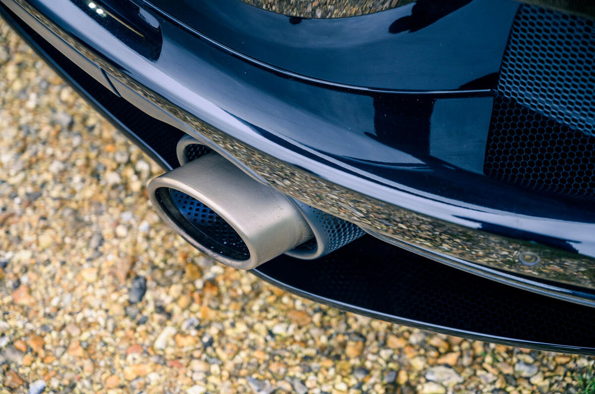 10 McLaren GT 2021 road test review exhausts