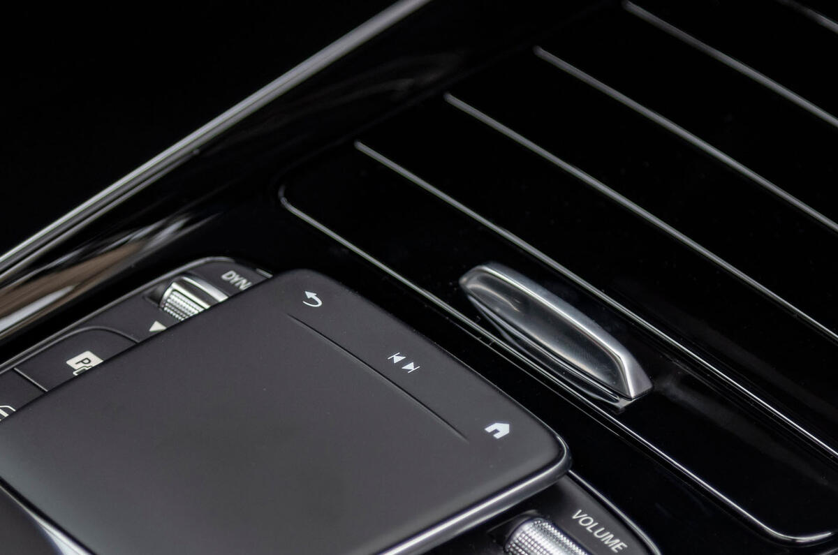 Mercedes-Benz GLA 2020 road test review - centre console