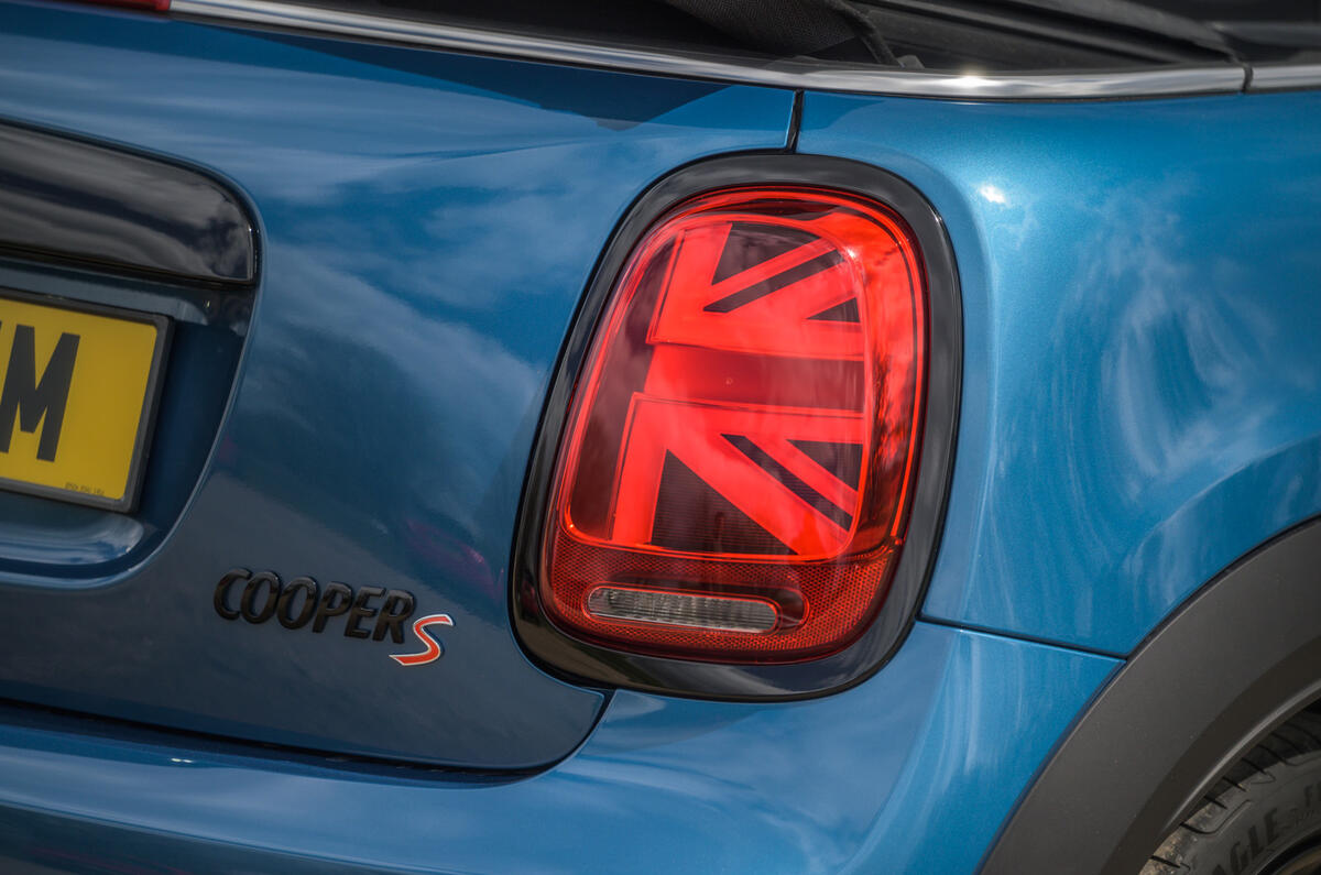 10 Feux arrière de la Mini Cabriolet 2021 RT