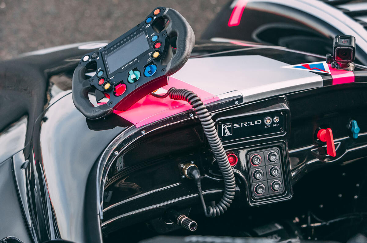 10 radical sr10 2020 uk fd cockpit