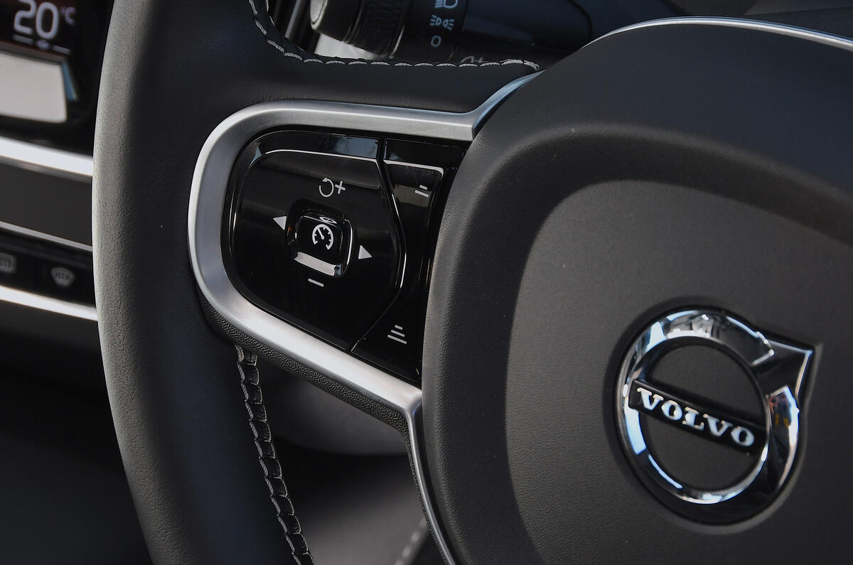 Volvo V90 T6 Recharge PHEV 2020 road test review - steering wheel