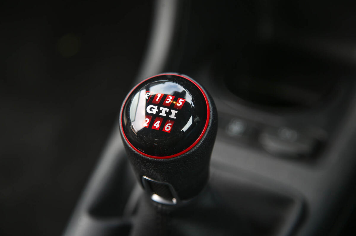 Volkswagen Up GTI 2018 review gearstick
