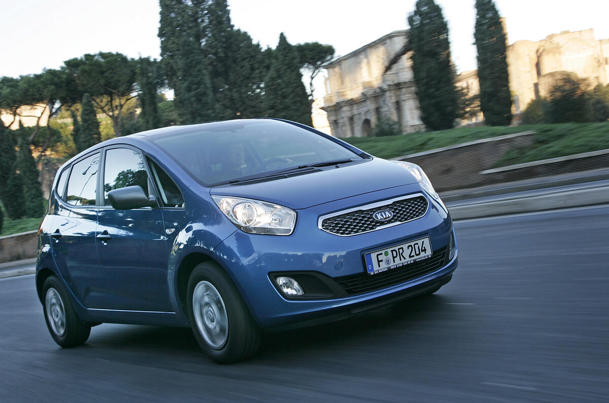 Kia Venga User Manual