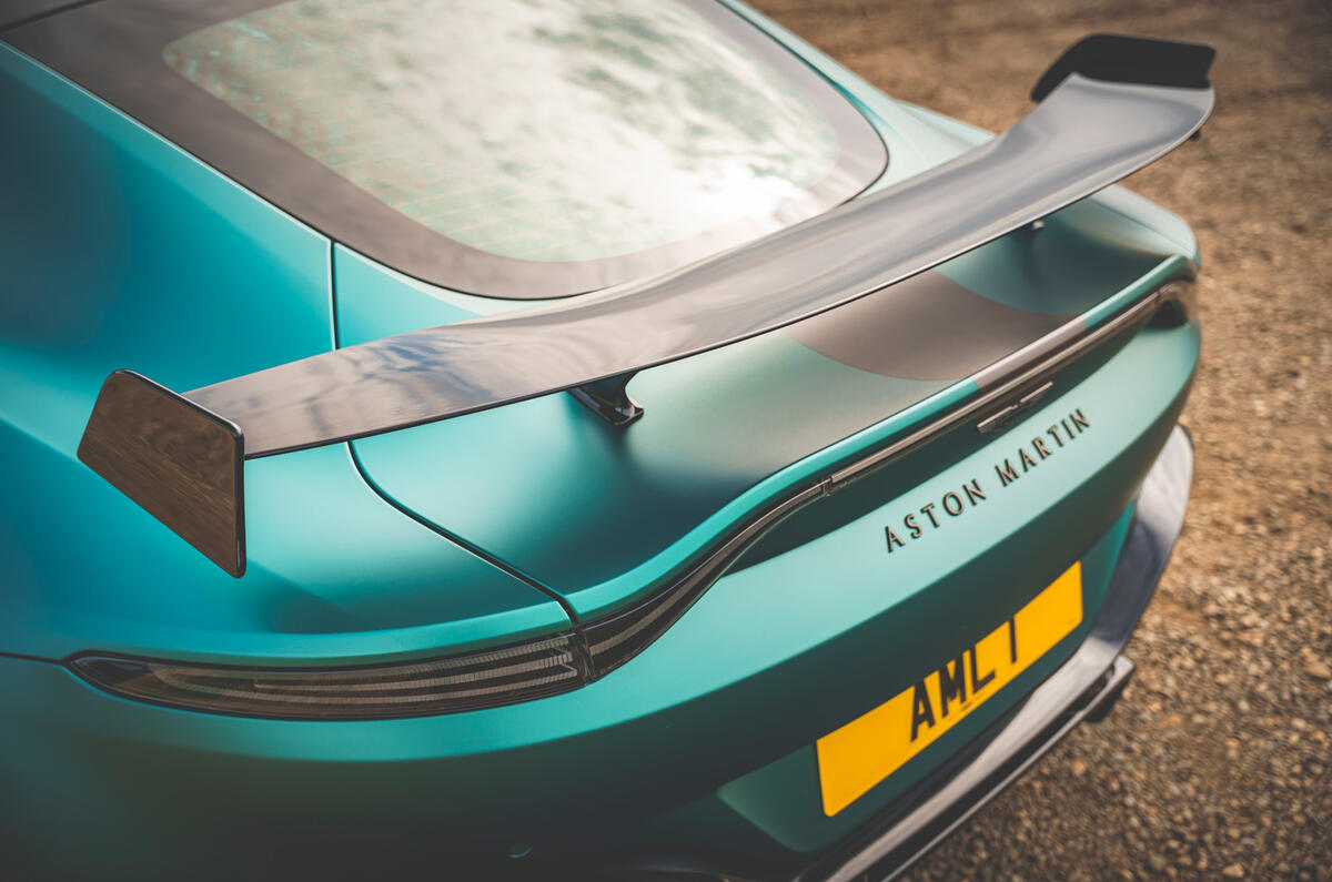 11 Aston Martin Vantage F1 2021 RT rear spoiler
