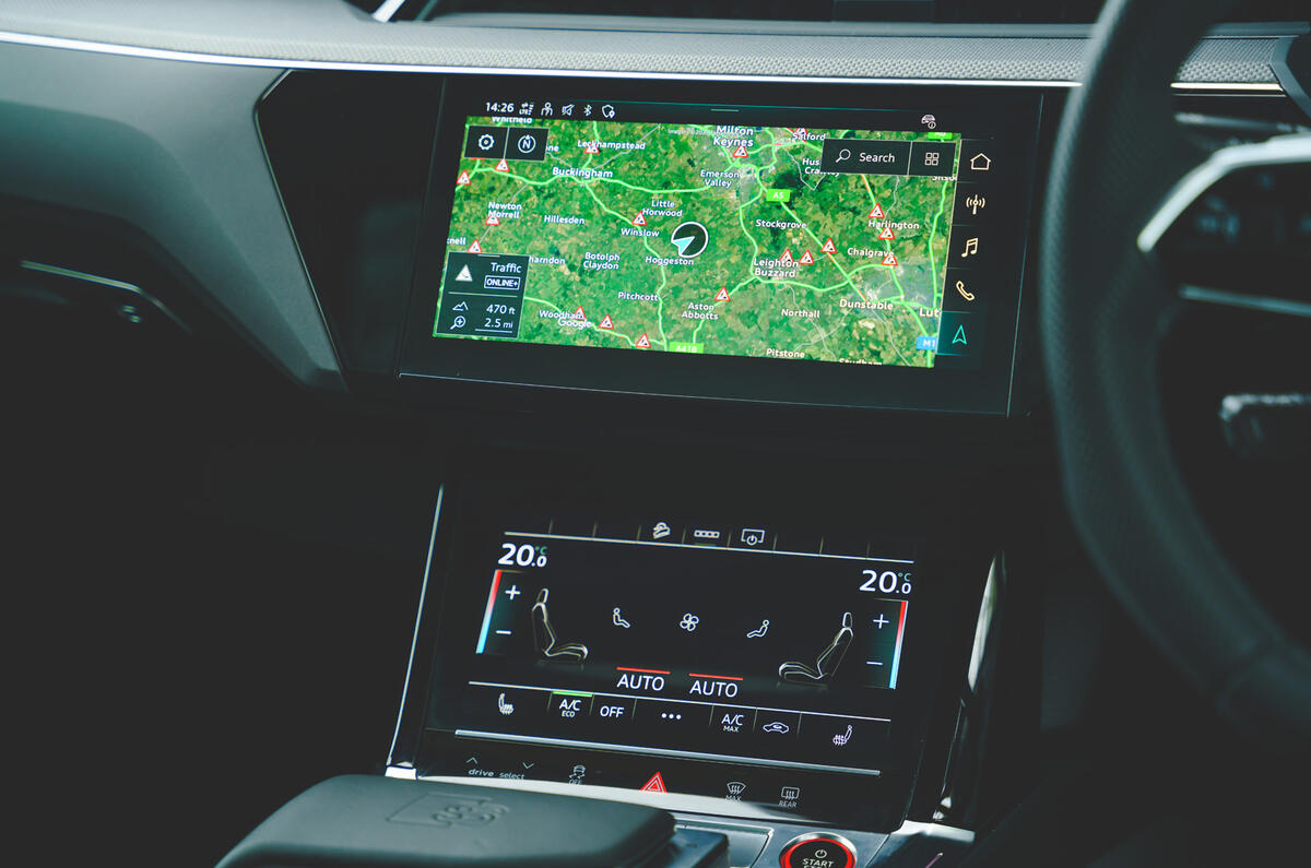 11 Audi E Tron S 2021 RT infotainment