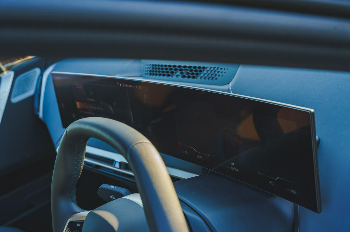 11 BMW iX 2022 road test review instruments