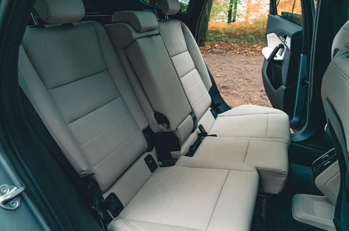 11 BMW X1 23i RT 2023 rear seats