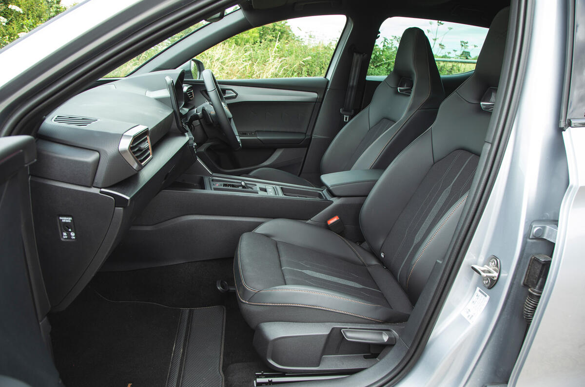 11 Cupra Leon 245 Hatchback RT 2022 front seats