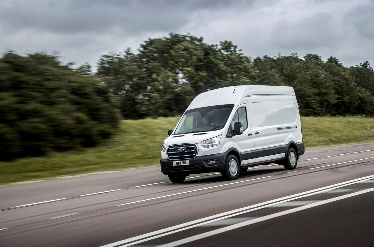 11 Ford e Transit 2022 : premier essai routier sur route avant