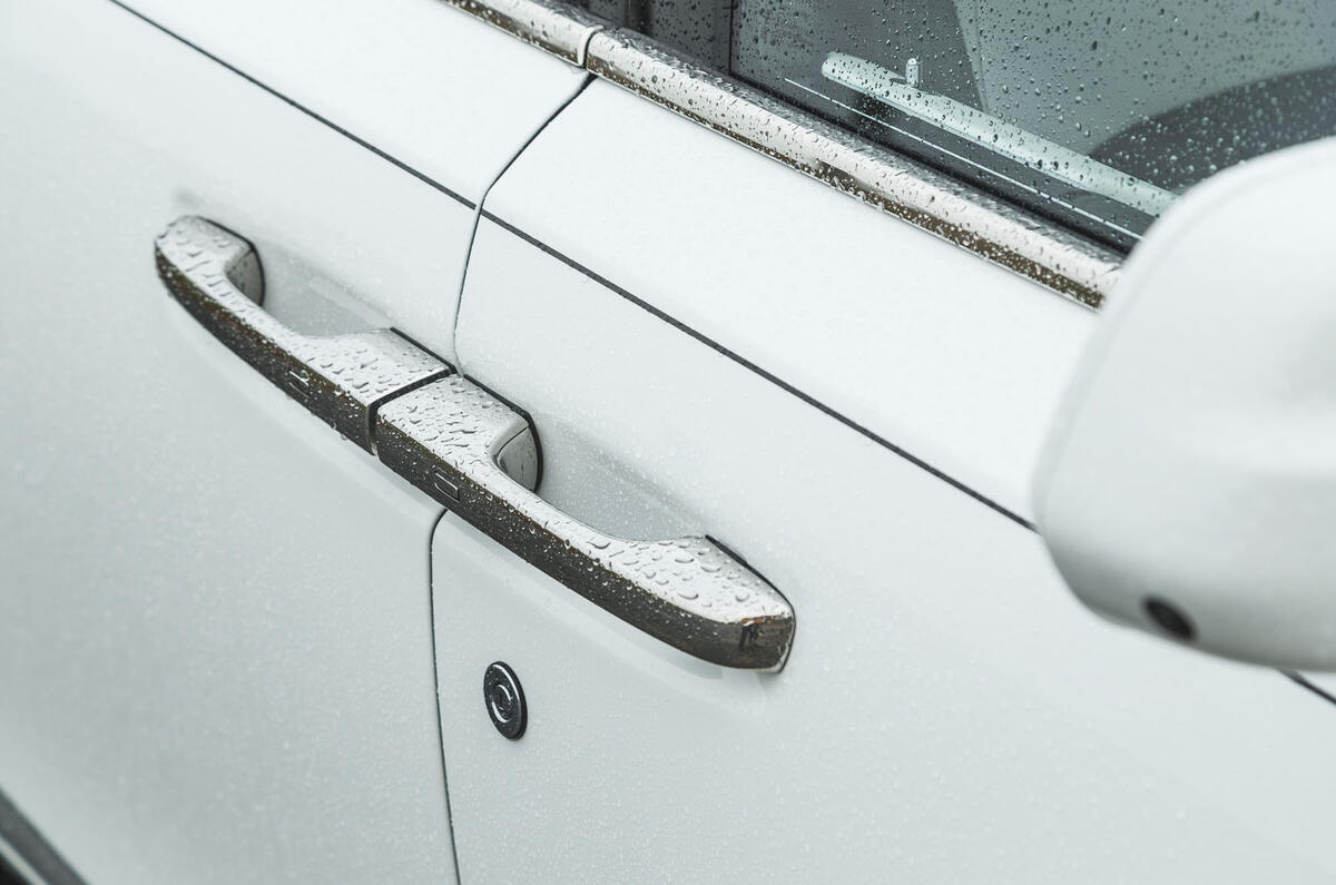 11 Rolls Royce Ghost 2021 road test review door handles