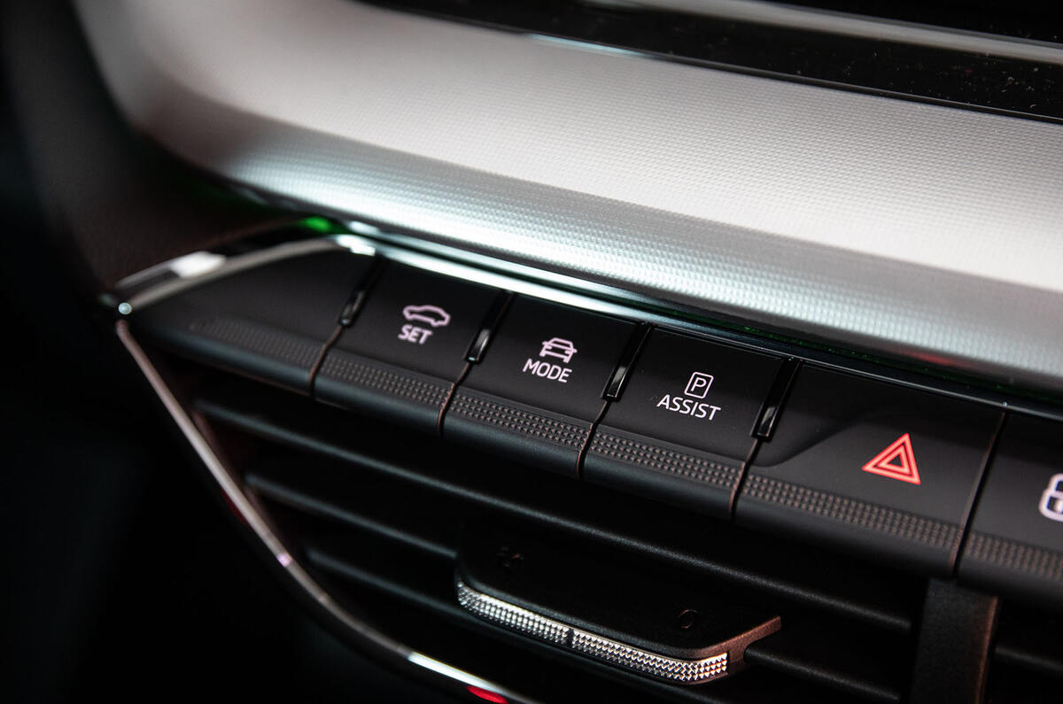 Skoda Octavia Estate 2020 road test review - drive modes