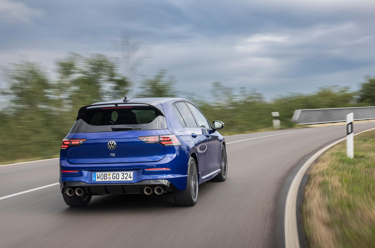 11 VW Golf R 2024 avis conduite arrière