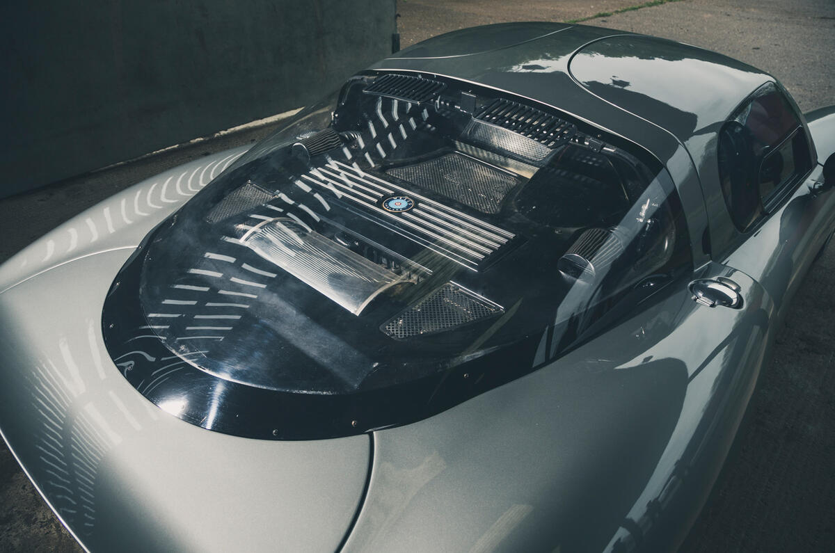 11 Wells Vertige 2021 first drive review engine cover