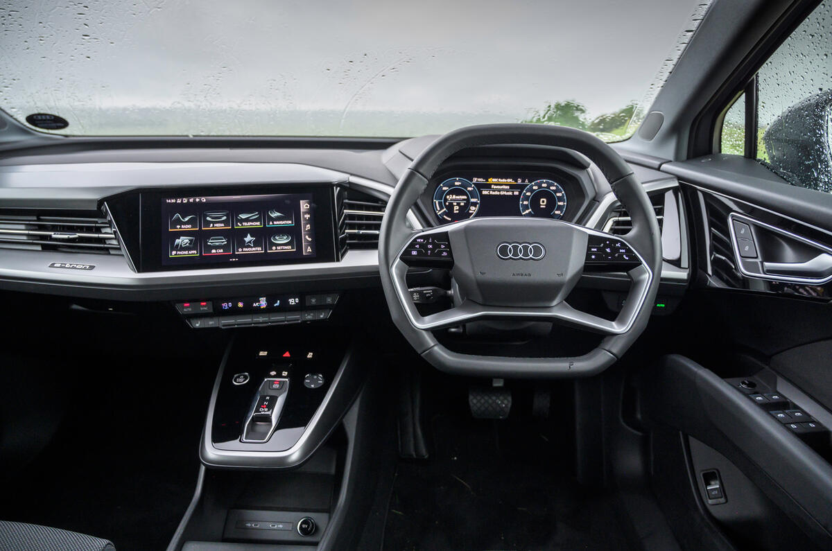 12 Audi Q4 E tron 2021 RT hero dashboard