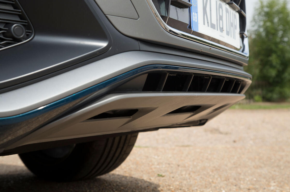 Audi Q8 50 TDI Quattro S Line 2018 road test review - exhaust