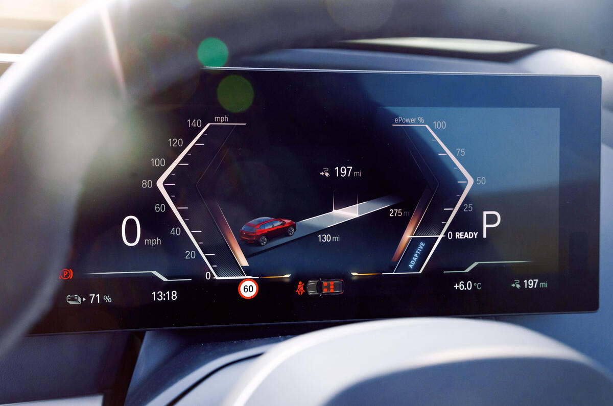 12 BMW iX 2022 road test review dials